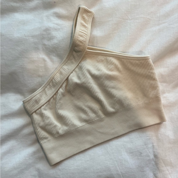 OQQ: One Shoulder SportsBra - Picture 2 of 3